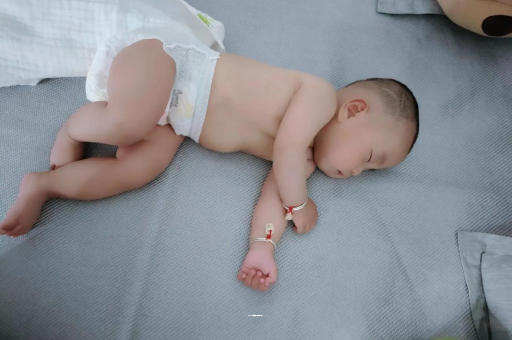 安阳宝宝积食发烧怎么处理